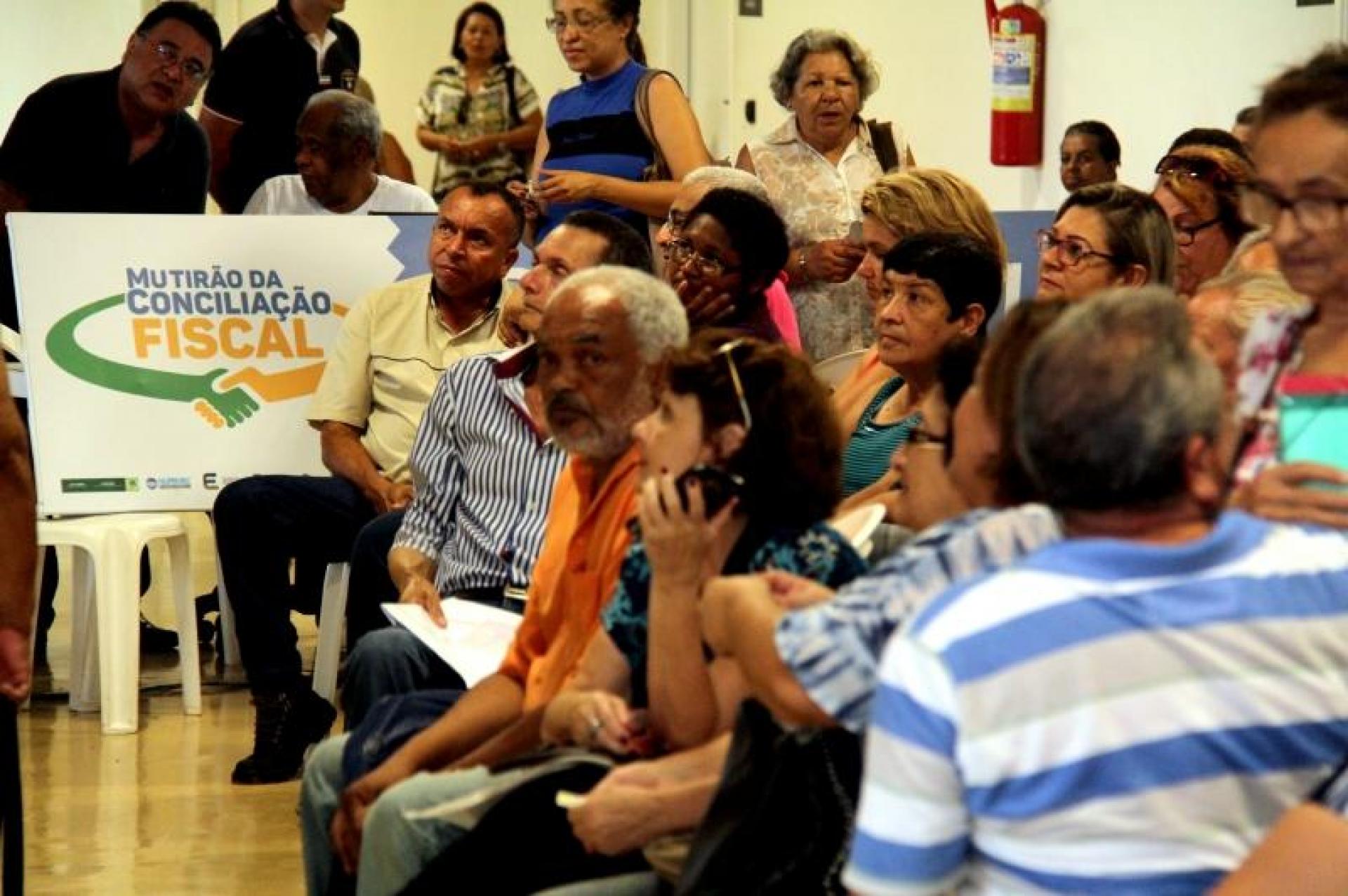 CONCILIAÇÃO Cuiabá realiza 400 acordos no 1º dia de mutirão