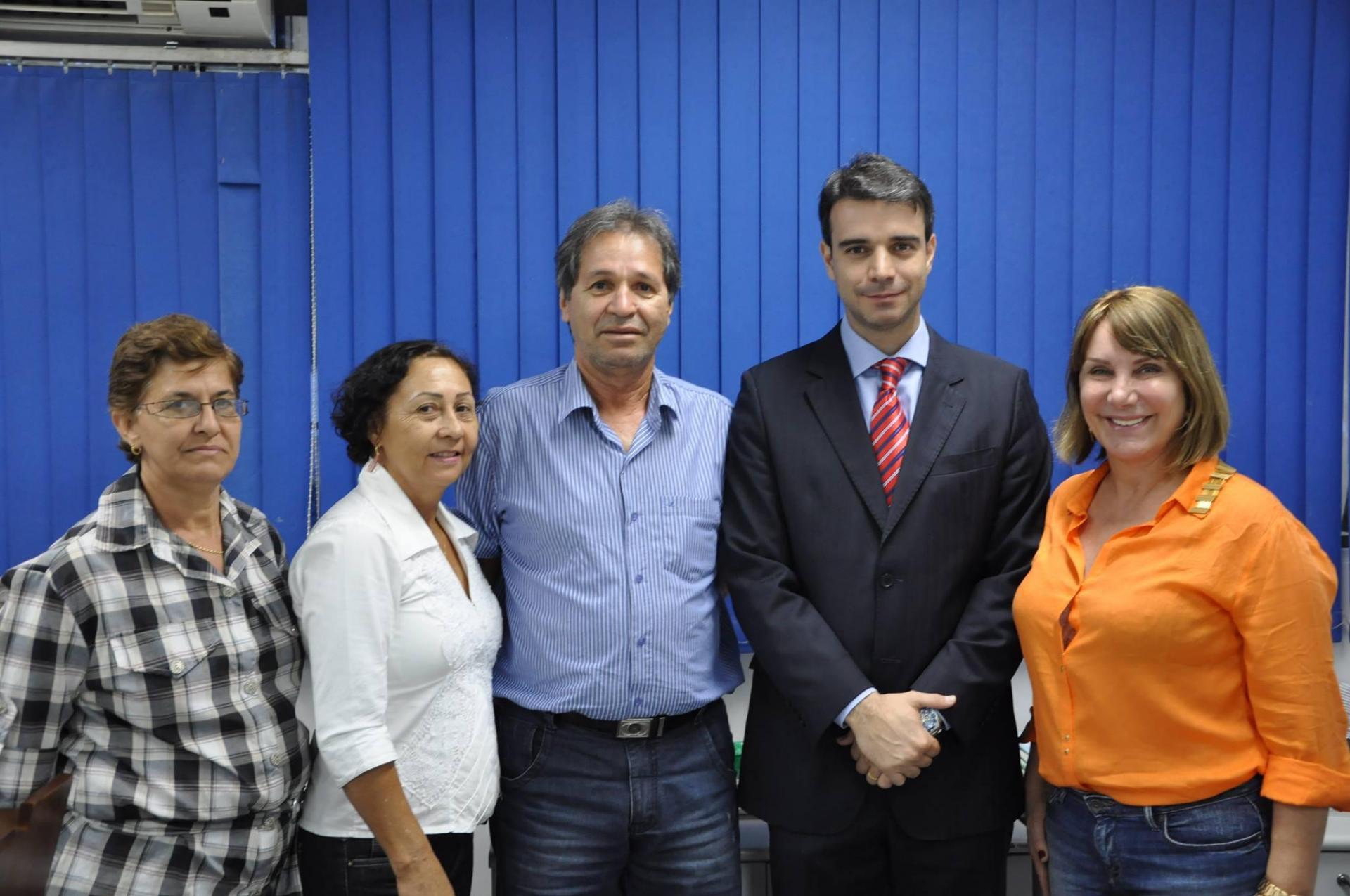 Nestor Fidelis recebe prefeito e secretária de Guiratinga